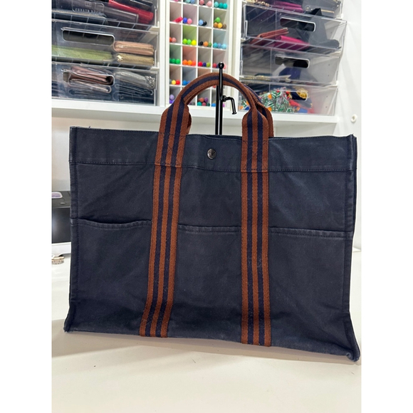 Women's Hermes Tote Bag Large Blue - Picture 2 of 15